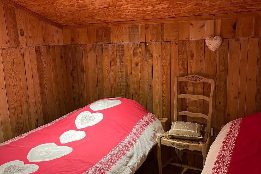 Grand gite du Pradel aux Estables, 14 places in Les Estables, Parc naturel régional des Monts d'Ardèche