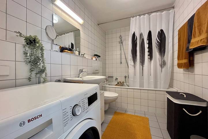 Entire apartment, Kaiser-City-Apartment | city center | 2 rooms | balcony | Smart-Tv in Karlsruhe, Rhine Plain