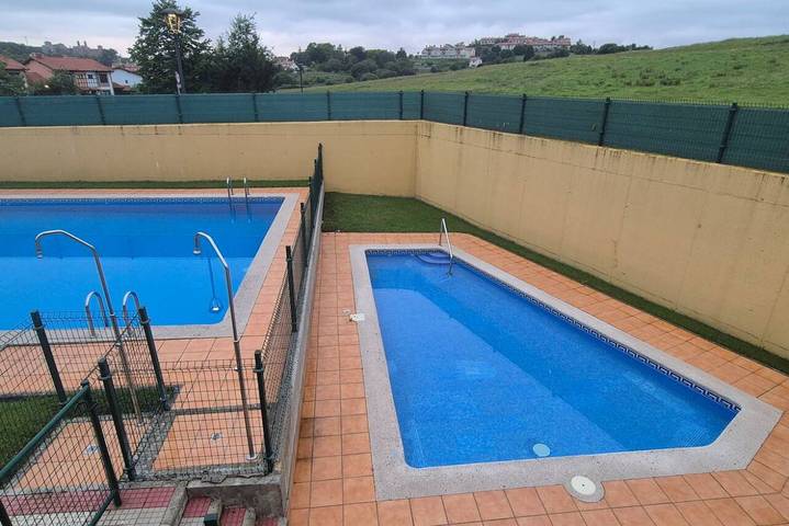 Gîte pour 8 personnes, avec piscine à Comillas