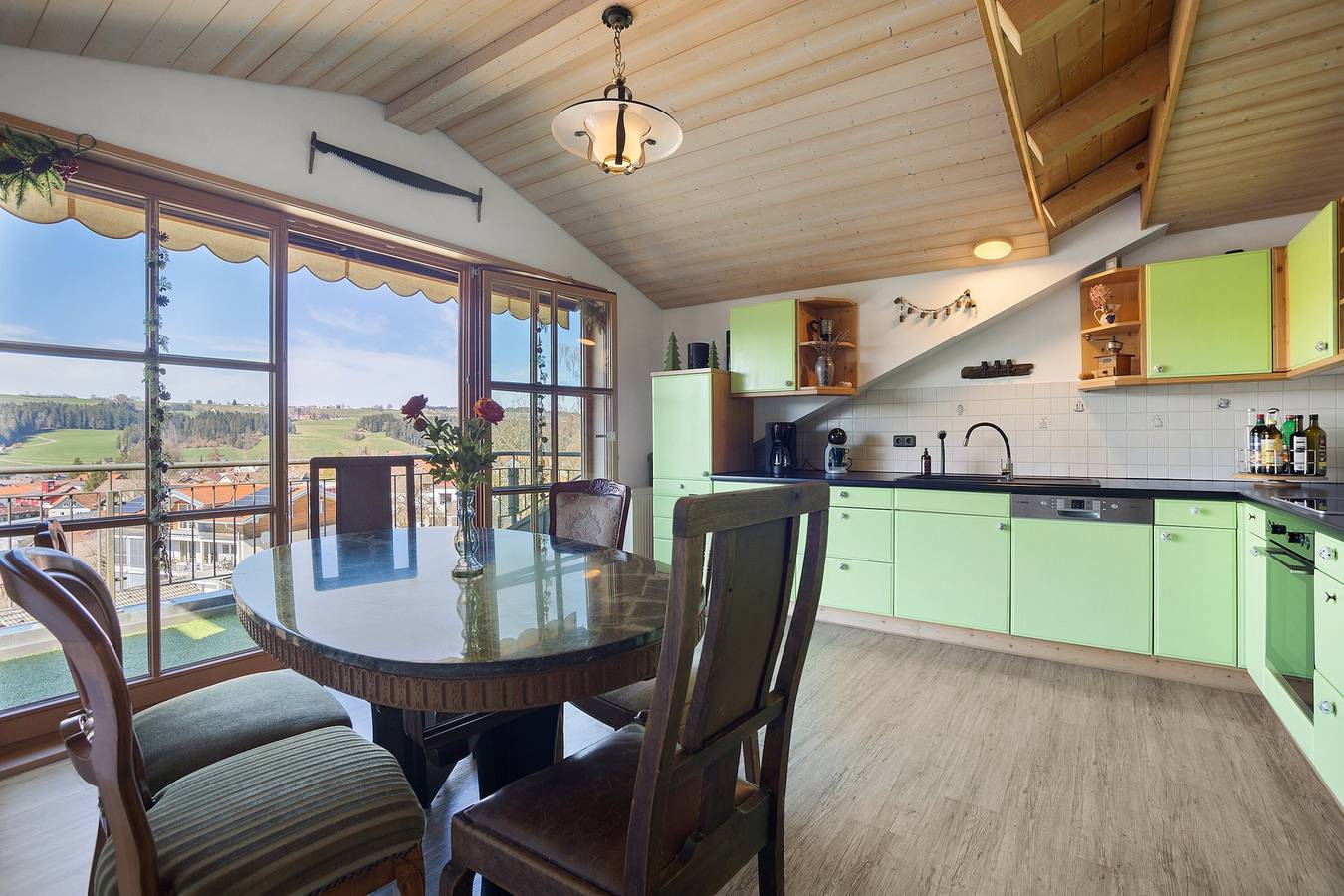 Ganze Wohnung, Apartment „Weitsicht“ mit Bergblick, privater Terrasse und Wlan in Weiler-Simmerberg, Bayerisch Schwaben