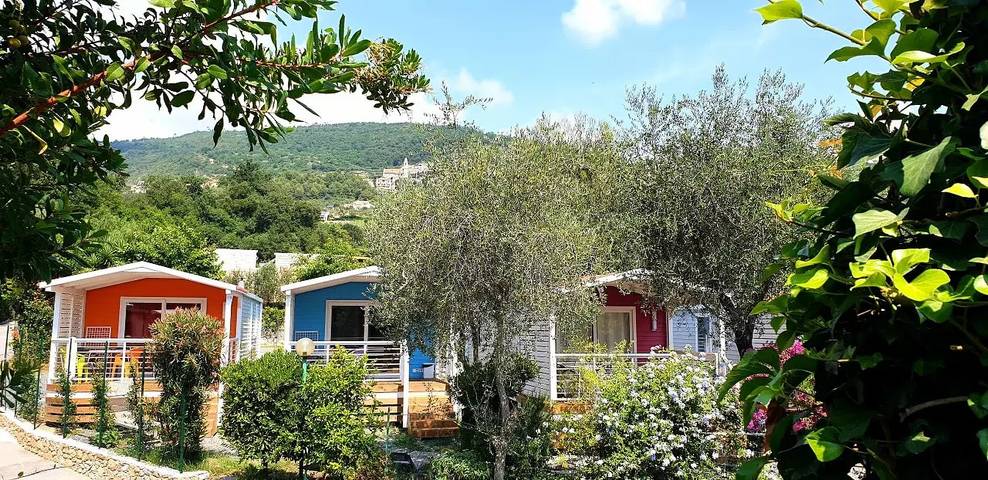 Wohnwagen für 3 Personen, mit Terrasse und Pool an der Ligurische Küste - 2