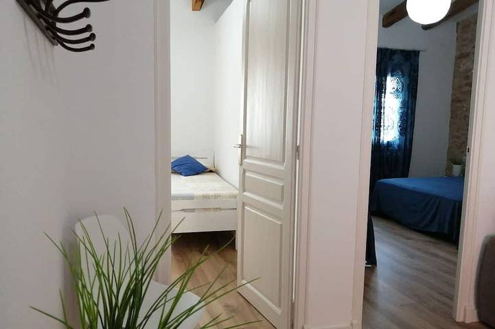 Village house that invites you to disconnect. 2 min from via verde and the Ebro river. in Tortosa, Costa Dorada