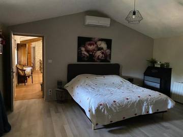 Location de vacances pour 15 personnes, avec piscine ainsi que vue et jardin à Bessas