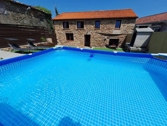 Location de vacances pour 10 personnes, avec jardin ainsi que piscine et terrasse à Noia - 2