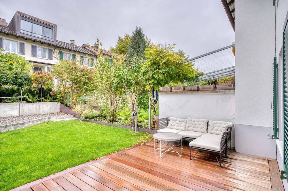 Entire apartment, Ideal Wiedikon 4.5 Room w/ Storage & W/D, 6 min to Market, by Blueground in Zurich, Zurich district