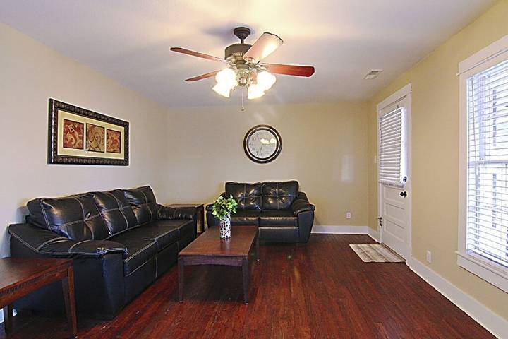 Ferienwohnung für 4 Personen, mit Garten und Balkon, mit Haustier in Florence (USA)