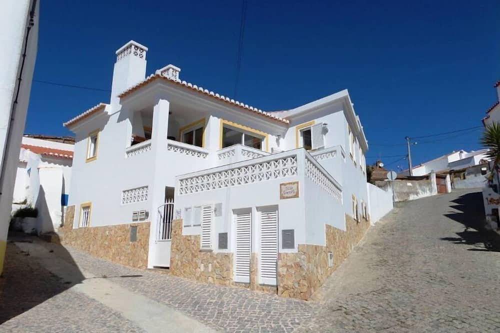 Ganze Wohnung, Casa rustica, Wohnung mit Balkon in Bordeira, Naturpark Südwest-Alentejo und Costa Vicentina