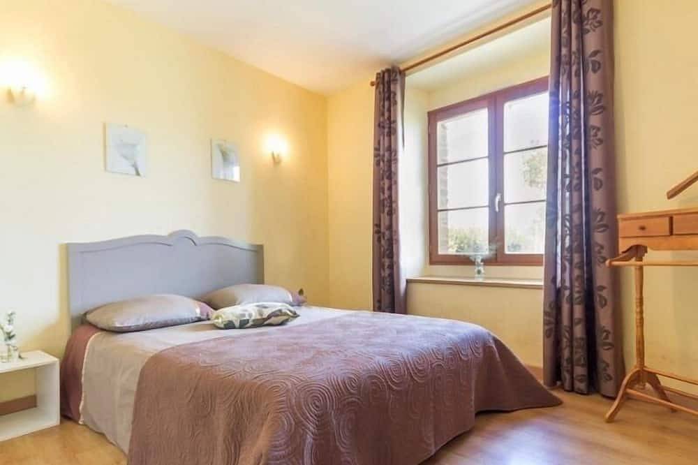 Gîte rénové avec jardin et terrasse sur exploitation agricole, proche étang et lac, parfait familles in Les Touches, Région de Châteaubriant