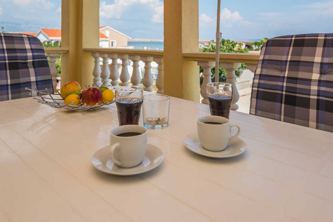 Ganze Wohnung, Nur 70 m vom Strand | Fewo für 4 Personen | mit Meerblick in Vir