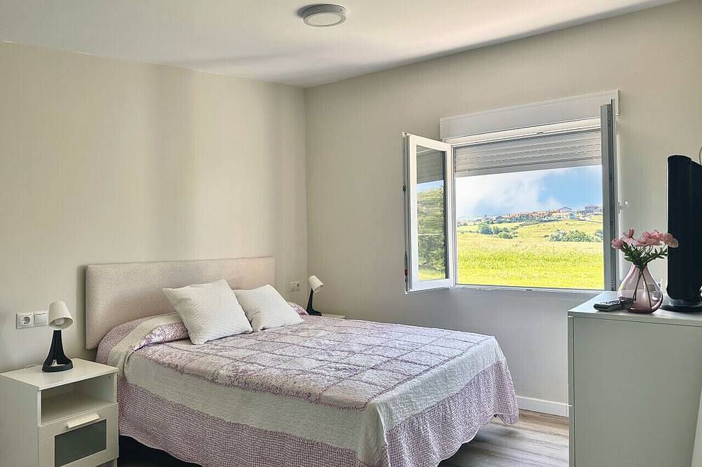 Entire apartment, Detached house with garden Ajo Beach in Bareyo, Cantabrian Coast