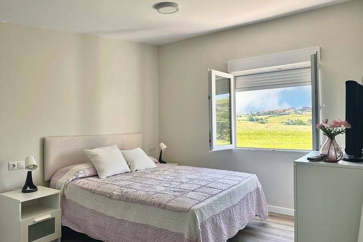 Ganze Wohnung, Detached house with garden Ajo Beach in Playa de Cuberris (Bareyo), Bareyo