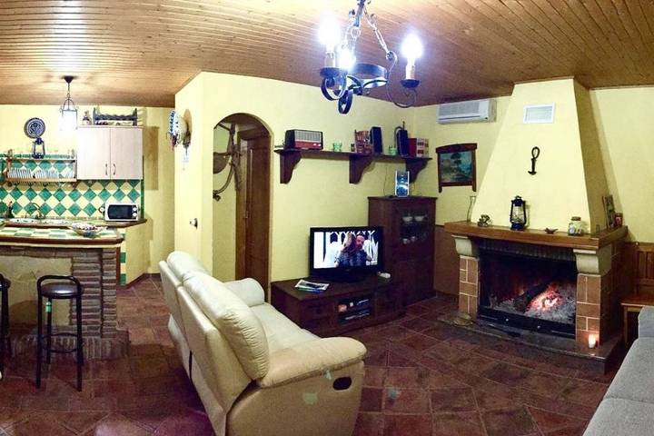 Ferienhaus für 4 Personen, mit Balkon und Terrasse sowie Garten und Pool