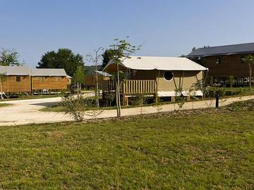 Camping für 4 Personen in Carsac-Aillac, Périgord Noir, Bild 2