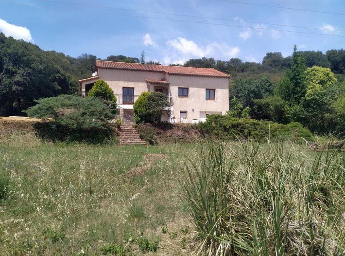 Location de vacances pour 4 personnes, avec piscine ainsi que jardin et vue à La Tour-sur-Orb - 3