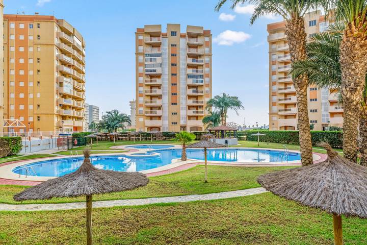 Apartamento de vacaciones para 5 personas, con balcón además de jardín y piscina para niños - 1