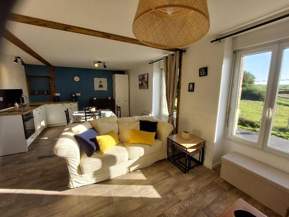 Appartement entier, Two-Bedroom Apartment in Pontorson, Région d'Avranches