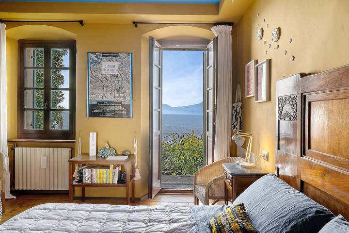 Ferienwohnung für 2 Personen, mit Garten und Balkon sowie Seeblick in Venetien