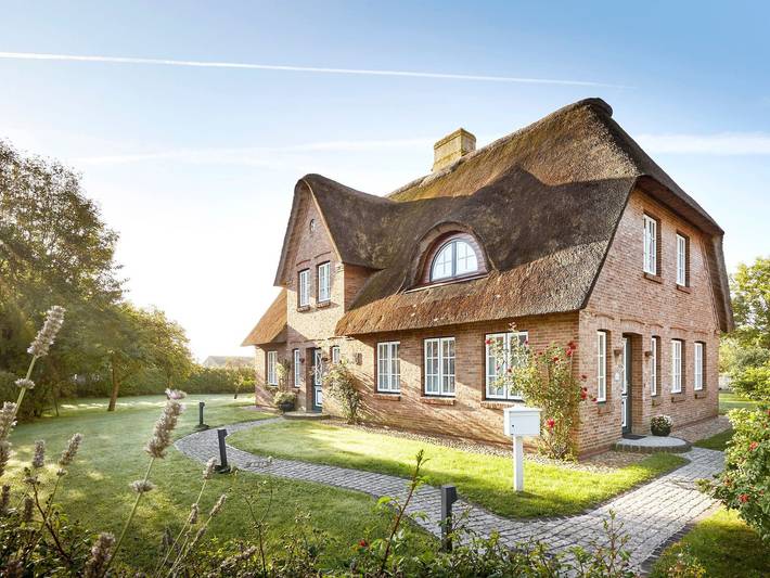 Ferienhaus für 4 Personen, mit Sauna und Terrasse sowie Garten in Utersum