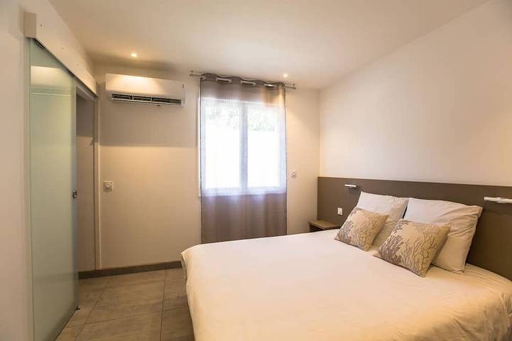 Location de vacances pour 6 personnes, avec jardin à Saint-Alban-Auriolles - 2