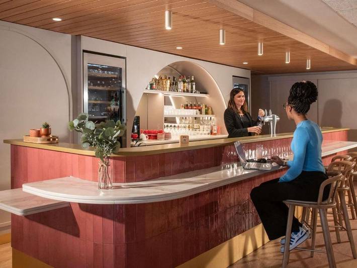 Hôtel pour 2 personnes, avec terrasse et piscine, animaux acceptés