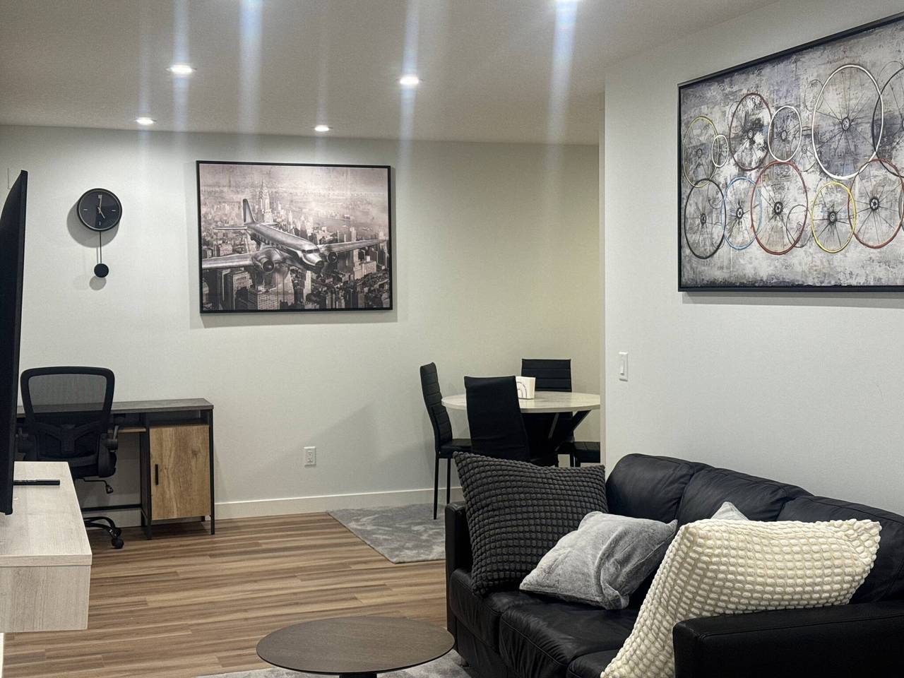 Modern Calgary Stay , Free Parking, Fast Wi-Fi in Calgary, Canadese Rocky Mountains