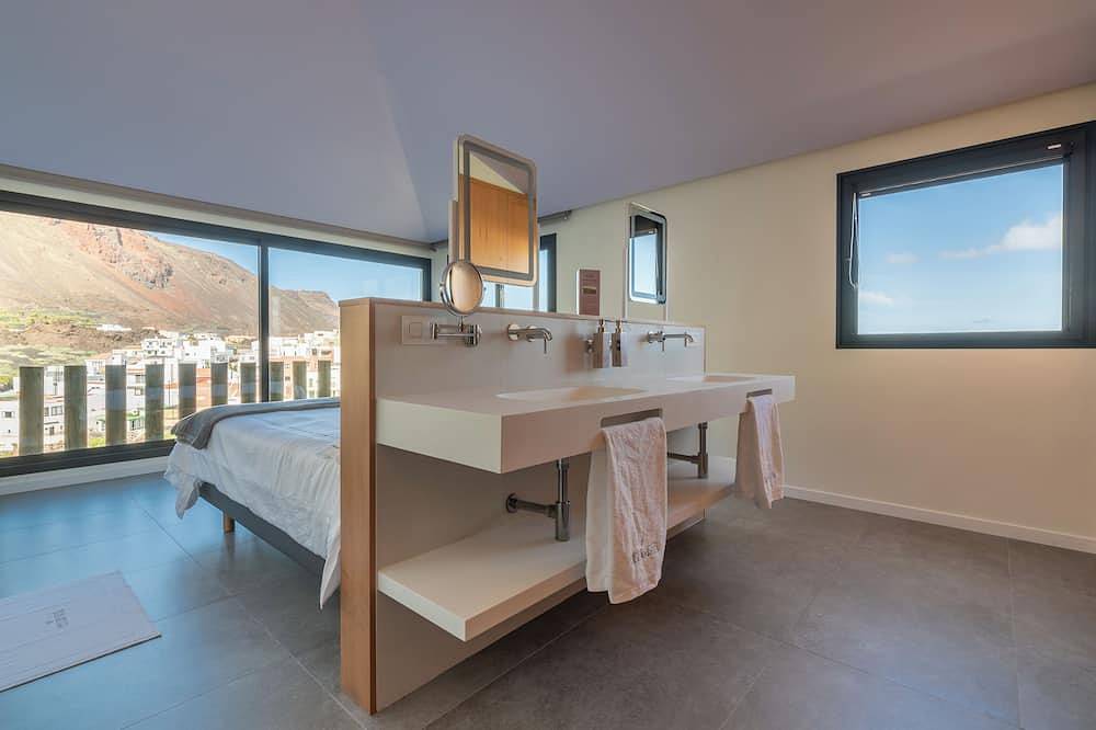 Villa Vista, your suite in front of the sea in El Hierro. Exclusivity and privacy. in Tamaduste, Valverde