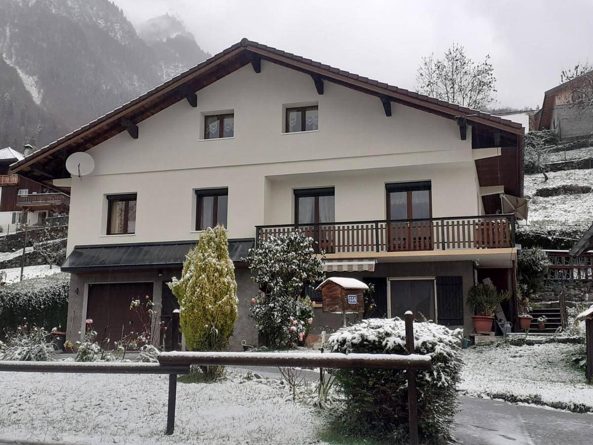 Appartement entier, One-Bedroom Apartment in Ugine, Région d'Albertville