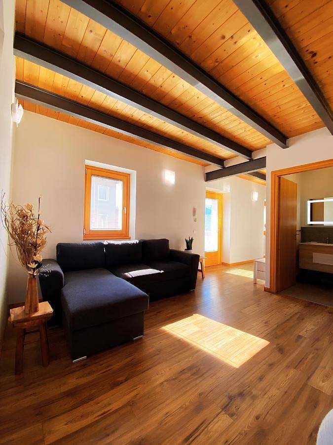 Location de vacances pour 6 personnes, avec jardin et vue à Teglio