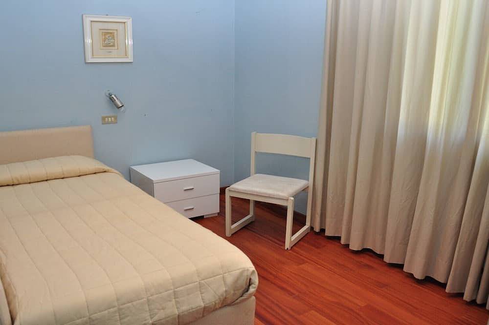 Villa mit großem Garten und Pool bis fünf Minuten vom Zentrum von Forte Dei Marm in Forte dei Marmi, Italienische Riviera