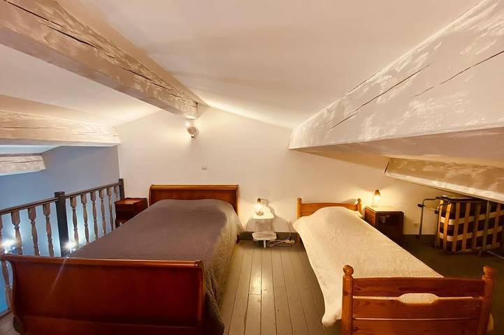 Gîte pour 11 personnes, avec balcon ainsi que jardin et jacuzzi à Espéraza - 4