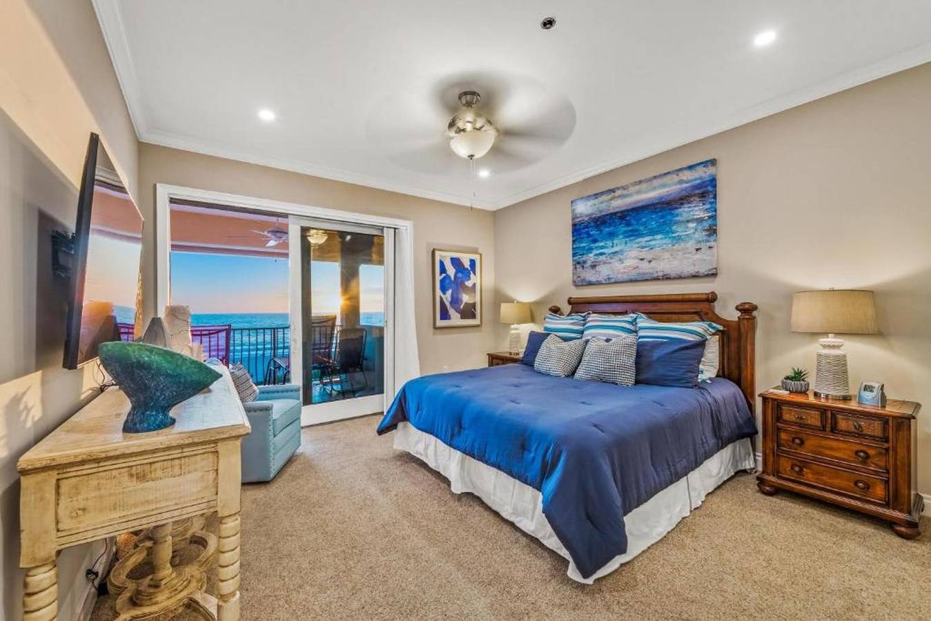 Apartamento entero, Oceanview 3B Condo w Beach Access Heated Pool in Holmes Beach, Anna Maria Island