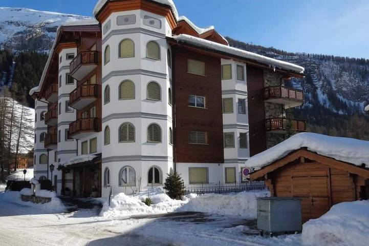 Gîte pour 4 personnes, avec Balcon dans Thermes Du Grand Hotel Regina - 2