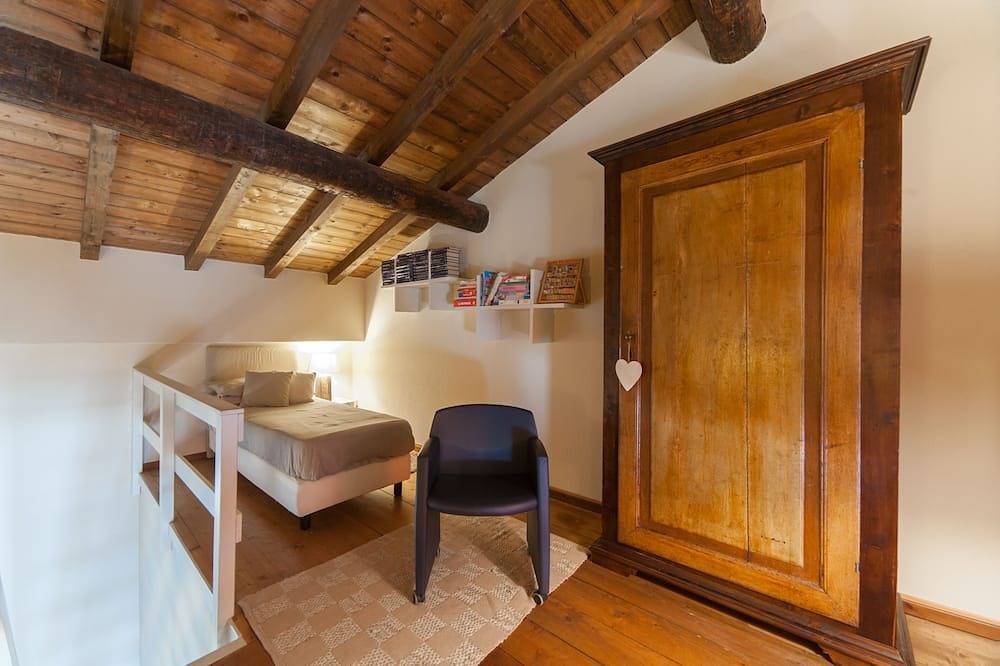 Ganze Wohnung, Nest am See mit Blick auf den See, Privatstrand, Klimaanlage Sept-Oct Offert in Vello (Marone), Gemeinde Marone