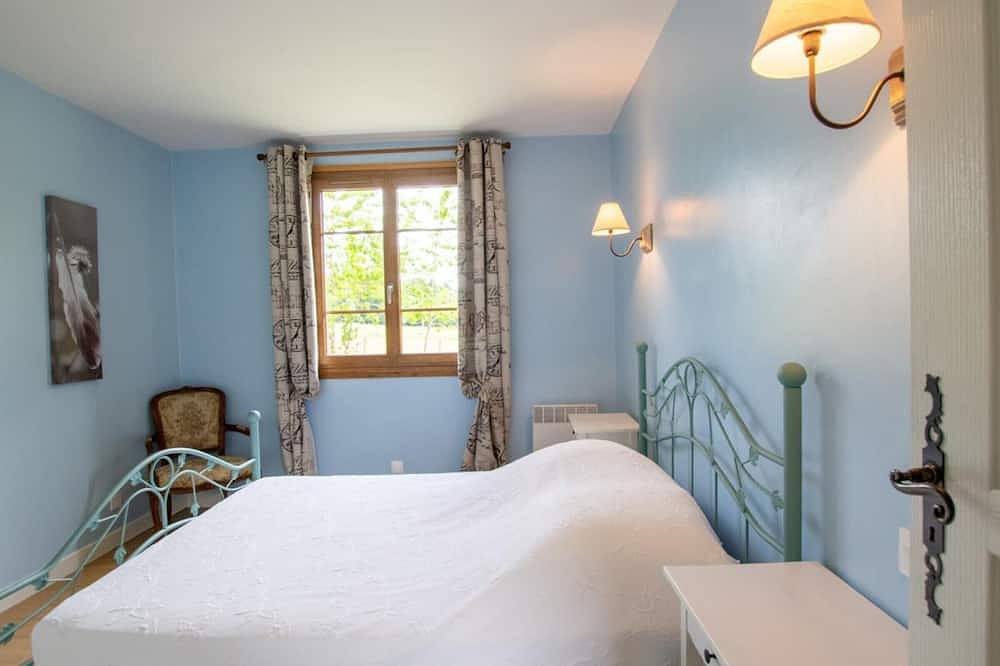 Maison spacieuse avec piscine privée, wifi et parking à Lanouaille in Lanouaille, Périgord Vert