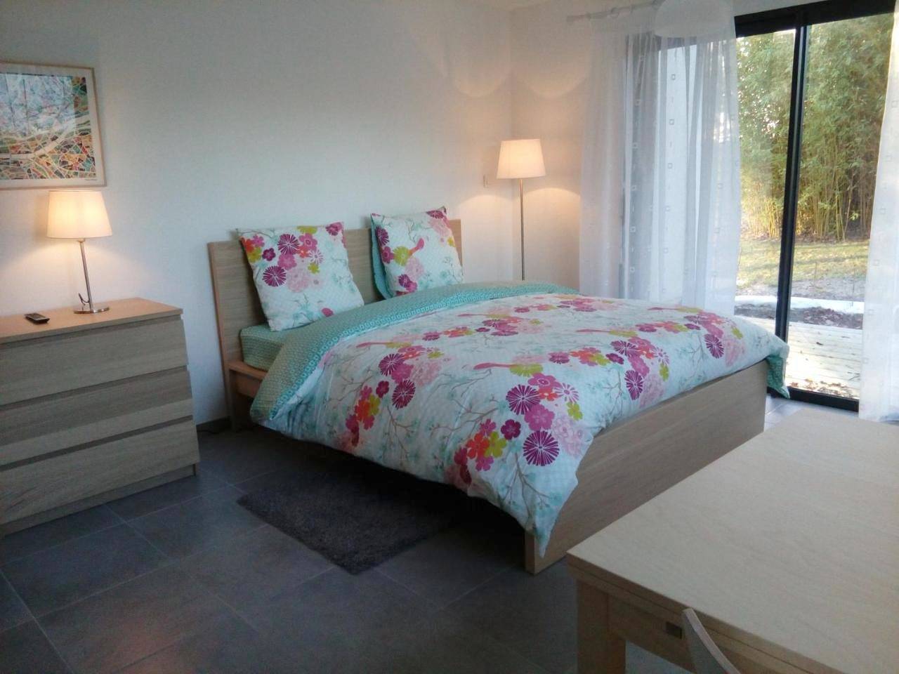 Double Room with Private Bathroom in Saint-Jean-de-Boiseau, Région de Nantes