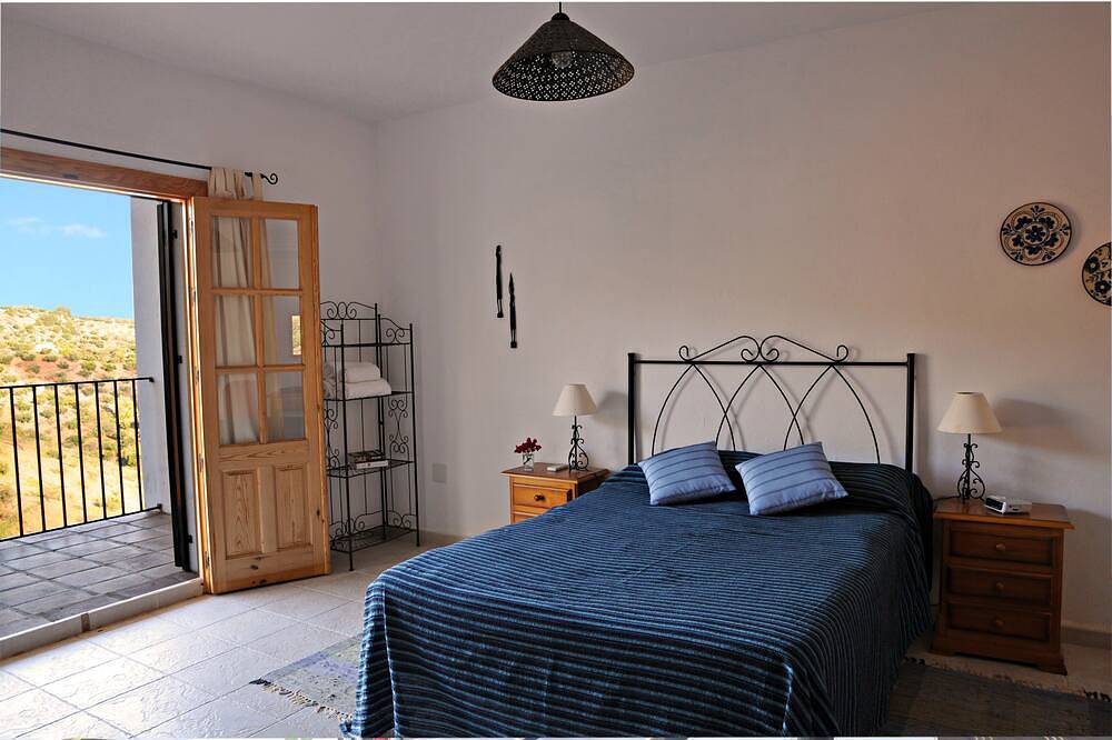 Piltraque - our holiday country villa to rent in the Spanish Coutryside in Colmenar, Málaga Province