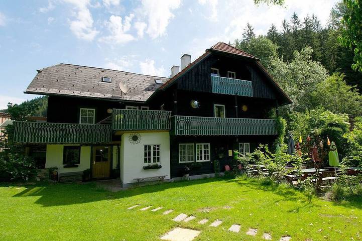 Ferienhaus für 29 Personen, mit Terrasse und Garten
