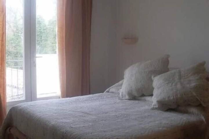 Habitaciones para 4 personas cerca del mar y Sainte Victoire in Trets, Costa mediterránea (Francia)
