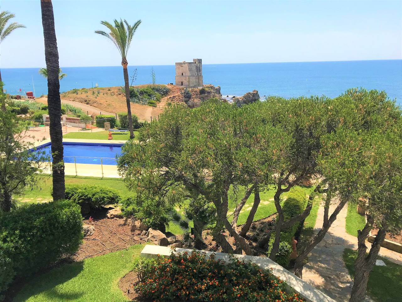 Entire holiday apartment, Holiday apartment for 5 people with garden in Casares Costa, Casares