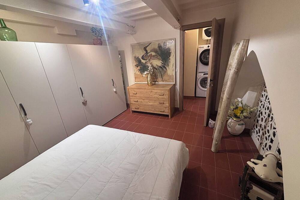 Apartamento entero, Precioso apartamento para 2 personas con A/C, Wifi y Tv in Campiglia Marittima, Costa Etrusca