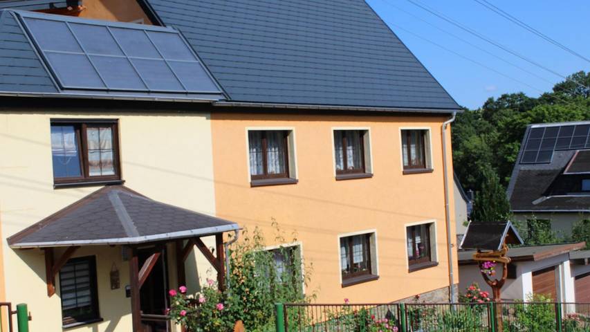 Ferienwohnung für 3 Personen, mit Balkon und Garten in Raschau-Markersbach