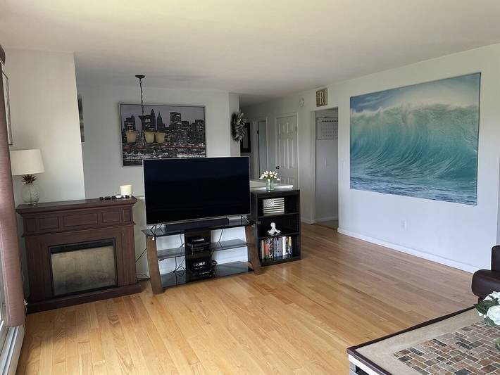 Vacation rental for 6 people, with balcony and hot tub as well as yard in Montauk