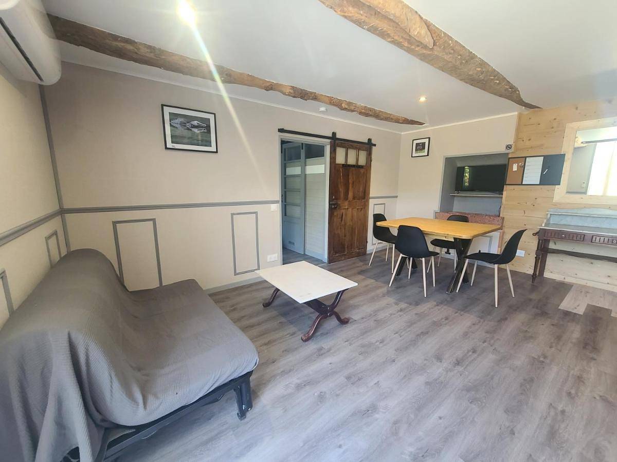 Appartement entier, Duplex Apartment in Montbrun-les-Bains, Région de nyons
