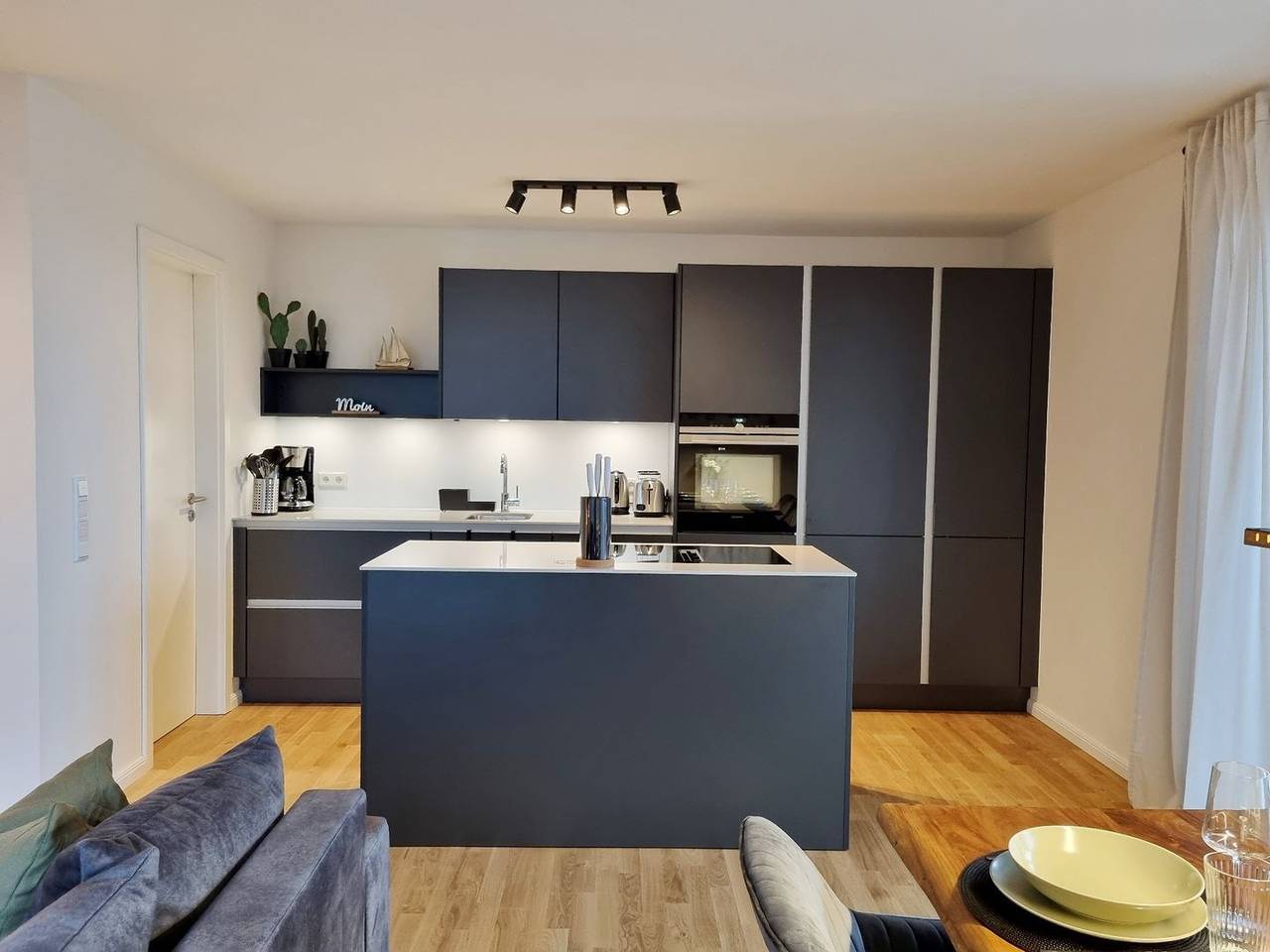 Ganze Wohnung, Ostsee Ferienwohnung Seeräuber in 1. Reihe zum Strand, nur 50m Fußweg zum Meer in Kalifornien (Ostsee), Schönberg