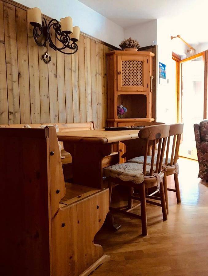 Gîte pour 6 personnes, avec terrasse à Carisolo - 2