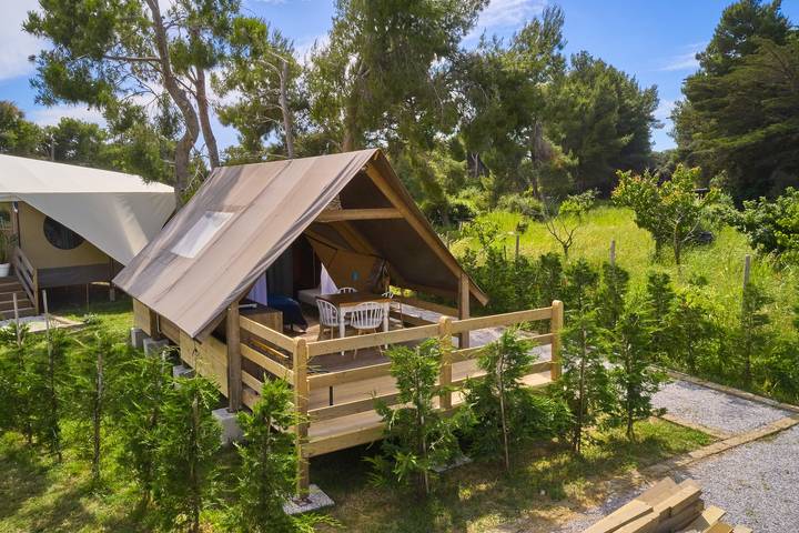 Camping für 2 Personen, mit Garten