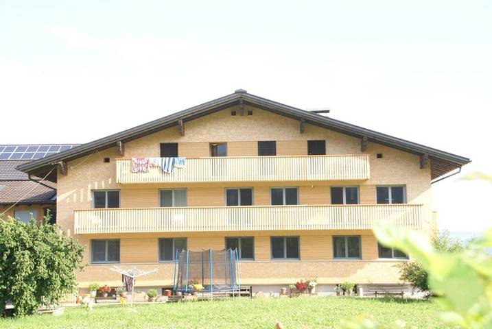 Ferienwohnung für 4 Personen, mit Balkon und Terrasse sowie Garten und Ausblick in Andelsbuch - 2