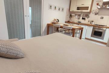 Vacation Rental for 5 Guests in Trieste, Carso, Picture 2