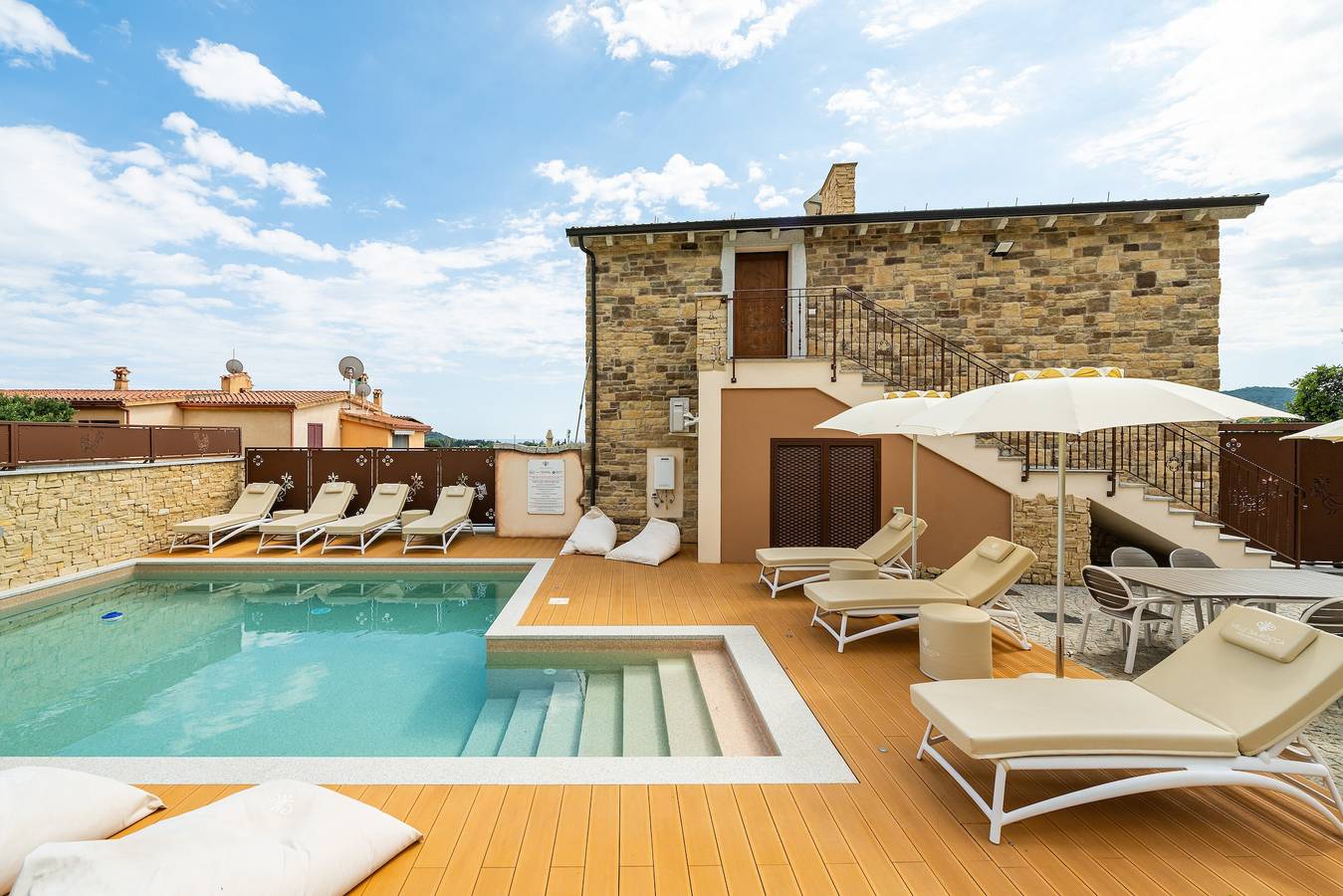 Villa per 11 Persone in Domus De Maria, Cagliari e Dintorni