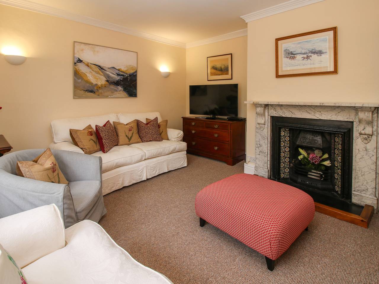 Dinham Court in Ludlow (Shropshire), Shropshire Hills